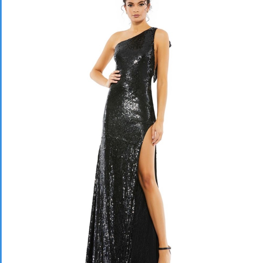 Mac Duggal 93580 Long Prom Dress.  2012